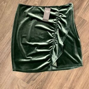 Abercrombie Dark Green Velvet Mini Skirt Sz XS NWT